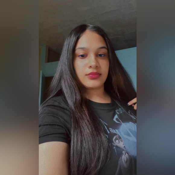 Meet your Posher, Cindy - Picture 3 of 3